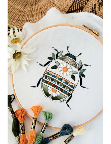 Livre introduction à la broderie blanche en couleur
