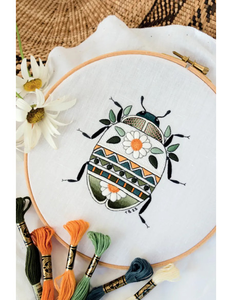 Livre introduction à la broderie blanche en couleur