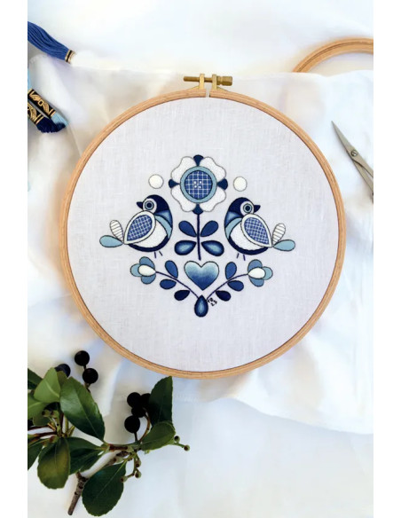 Livre introduction à la broderie blanche en couleur