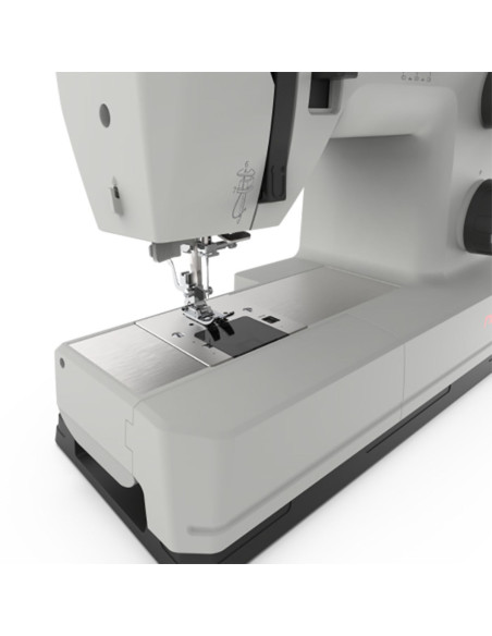 Necchi Q132A sewing machine