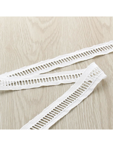 Ladder day embroidery - White