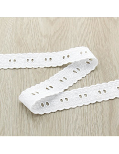 English embroidery Nina - White