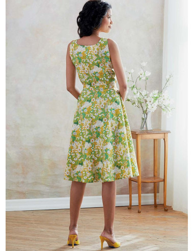 Dress pattern, belt, and handbag - Butterick 6674