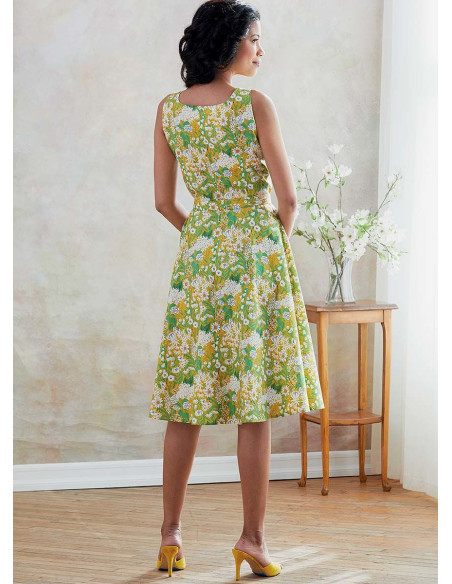 Dress pattern, belt, and handbag - Butterick 6674