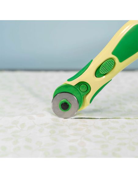Clover 28mm rotary cutter