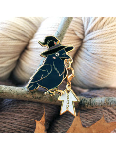 Pin's support de marqueur de maille - L'assistant de la sorcière - Corbeau 2