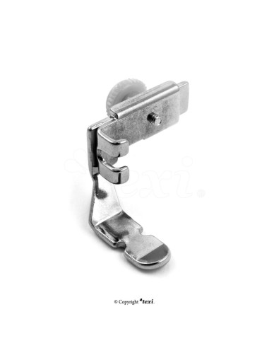 Adjustable foot zippers and piping