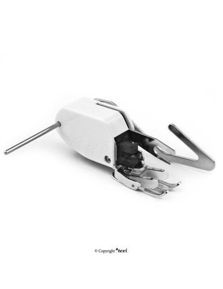 Double feed foot with right guide