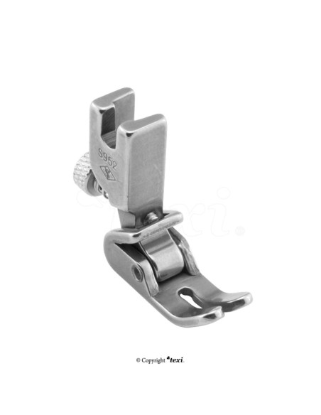 Adjustable gathering foot