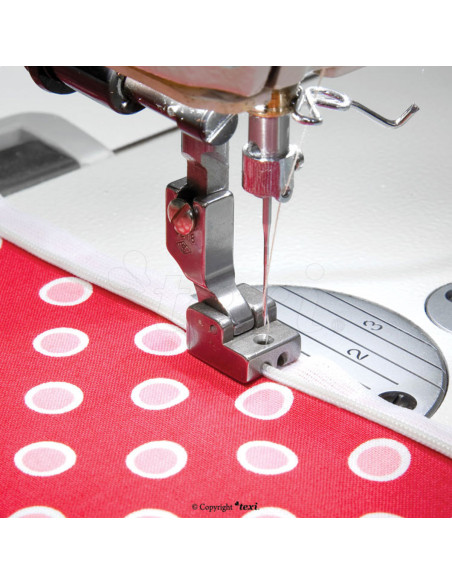 Invisible zipper foot
