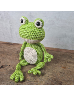 Crochet kit - Vinny the frog