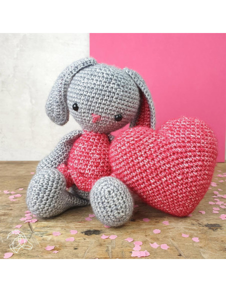 Crochet kit - Pippa the bunny