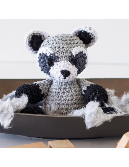 Crochet kit - Ricky the raccoon