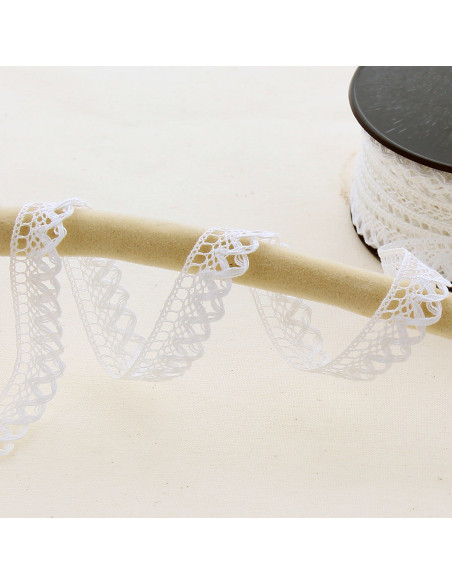 10mm Scalloped Lace - White
