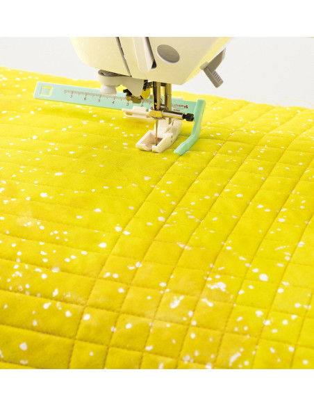 Quilting guide foot for sewing machine