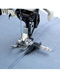 Adjustable guide foot with IDT system Pfaff