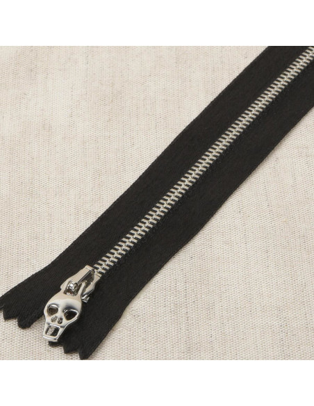 Satin metal lurex skull closure - Silver