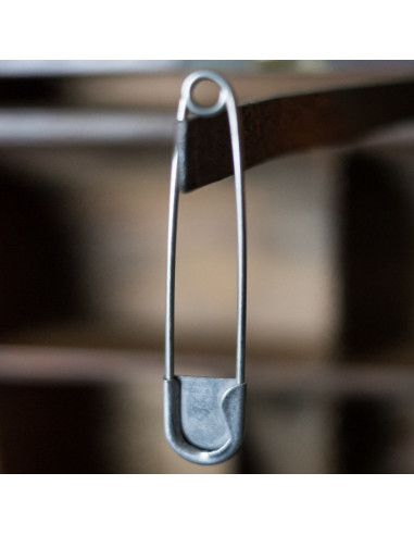 Large safety pin 12.7 cm