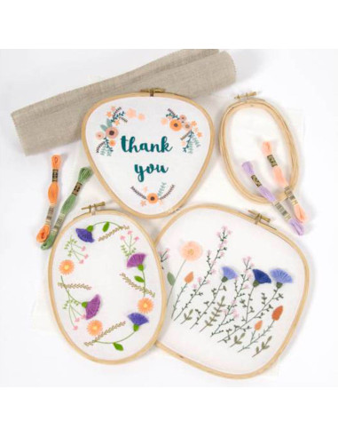 DMC Fancy Wooden Embroidery Hoop - Triangle 26.5 x 26 cm