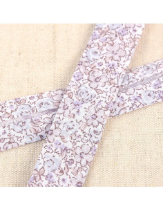 Light gray bias tape
