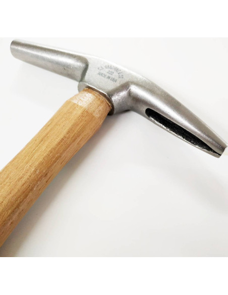 Magnetic upholsterer's hammer