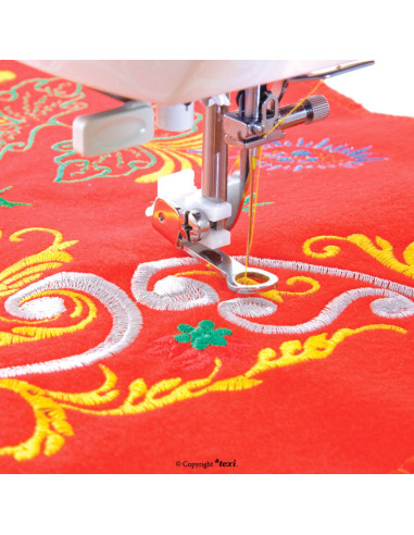 Embroidery presser foot