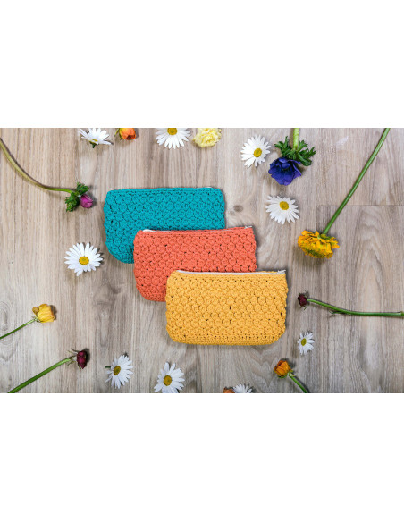 Nova Vita 4 DMC Catalog - 16 Bag and Accessory Projects