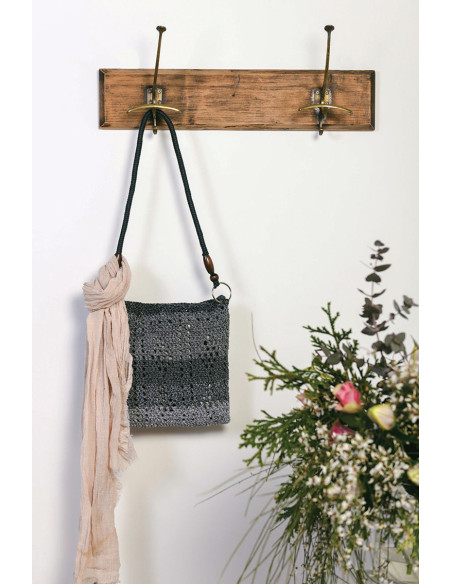 Nova Vita 4 DMC Catalog - 16 Bag and Accessory Projects