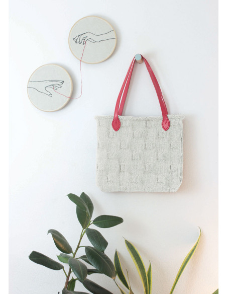 Nova Vita 4 DMC Catalog - 16 Bag and Accessory Projects
