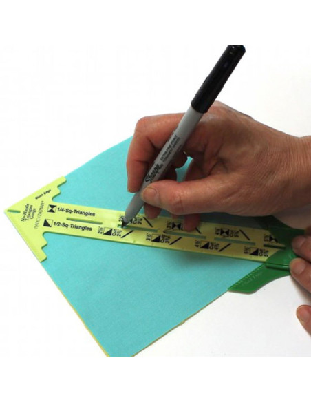 Easy-to-use gauge for triangles