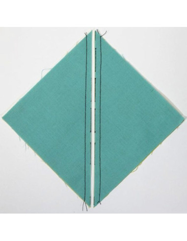 Easy-to-use gauge for triangles