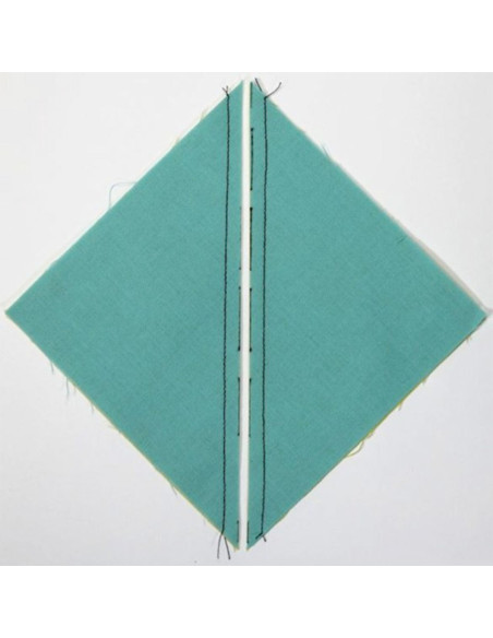 Easy-to-use gauge for triangles