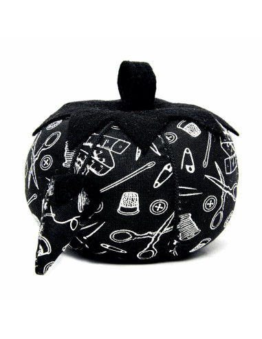 Maxi black tomato pincushion