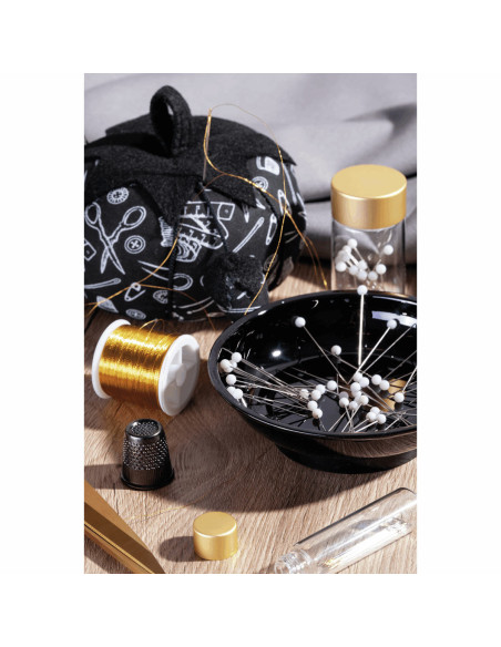 Black magnetic dish for needles and pins