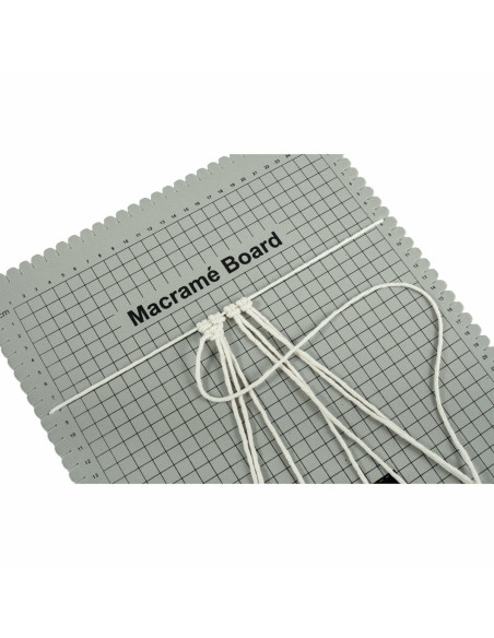 Macramé board 29.7 x 42 cm