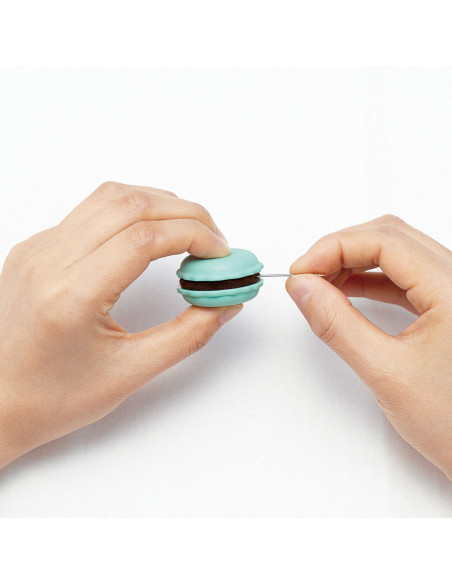 Needle sharpener and needle holder - Pistachio