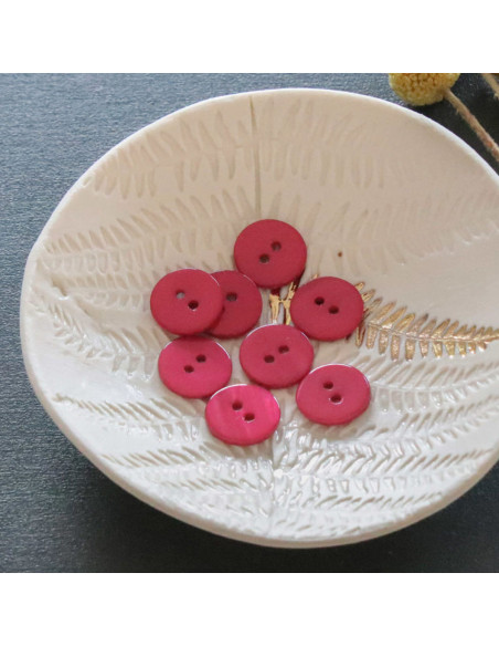 Flat mother-of-pearl button with 2 holes - Fuchsia