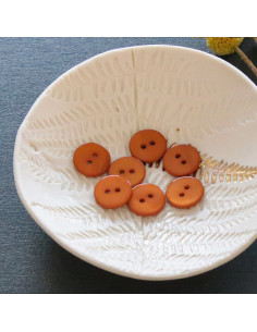 Flat mother-of-pearl button with 2 holes - Buttercup