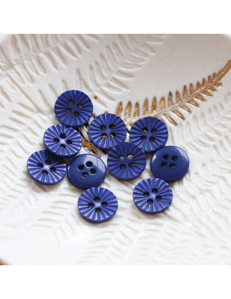 Navy blue daisy button with 4 holes