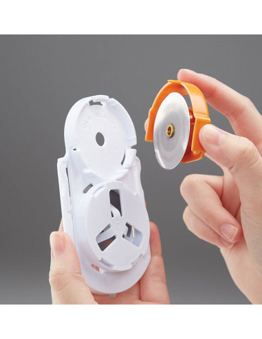 Fiskars contactless blade change tool