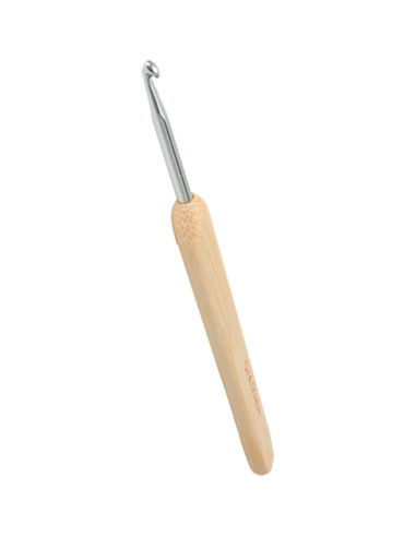 Chiaogoo ergonomic bamboo-handled metal crochet hook