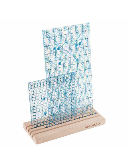 Wooden case with 4 slots for patchwork rulers