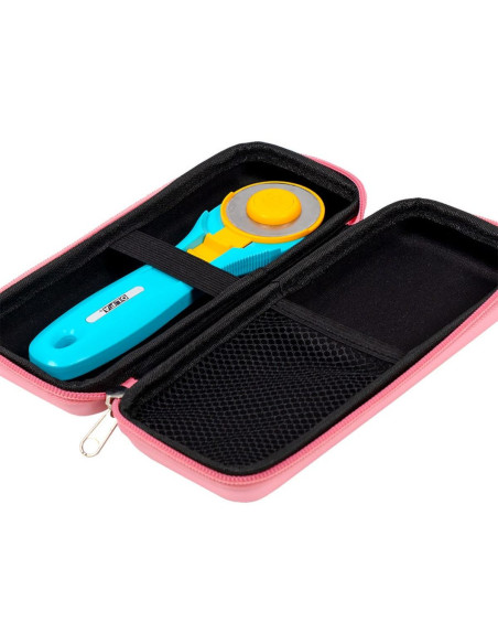 Pink rotary cutter storage case - I love quilting