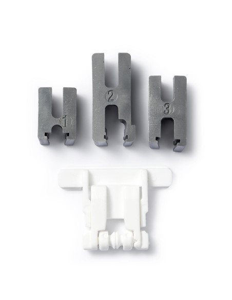Pry bar for installing invisible zipper