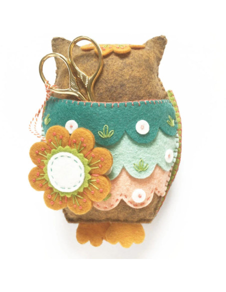 Felt kit for a small owl pincushion and scissor holder
