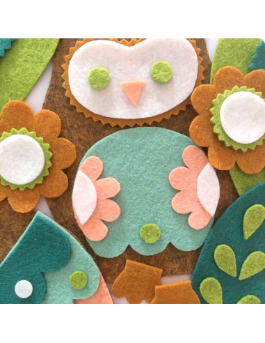 Felt kit for a small owl pincushion and scissor holder