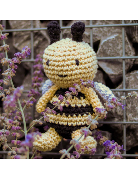 Crochet kit - Honey the bee