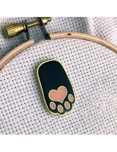 Magnetic Needle Holder - Black Cat Paw