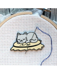 Magnetic Needle Holder - Napping Cat