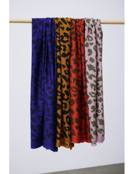 Viscose twill fabric - Urban Leo lilac